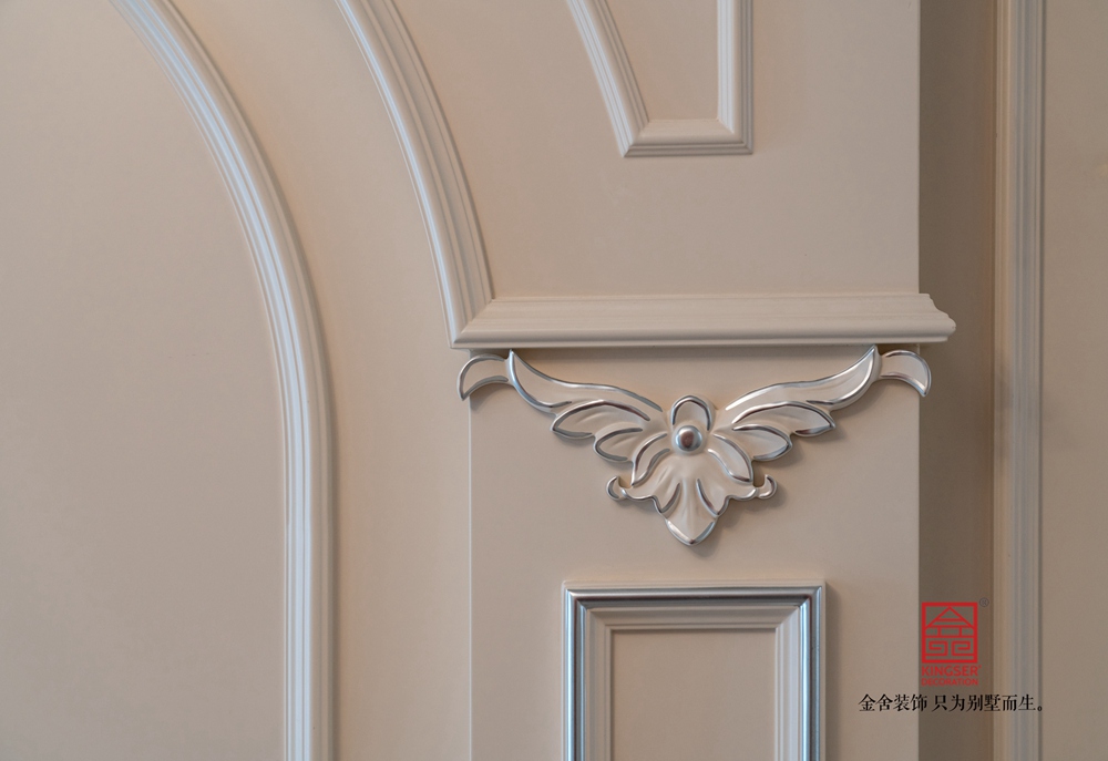 玫瑰灣躍層裝修現場主材安裝